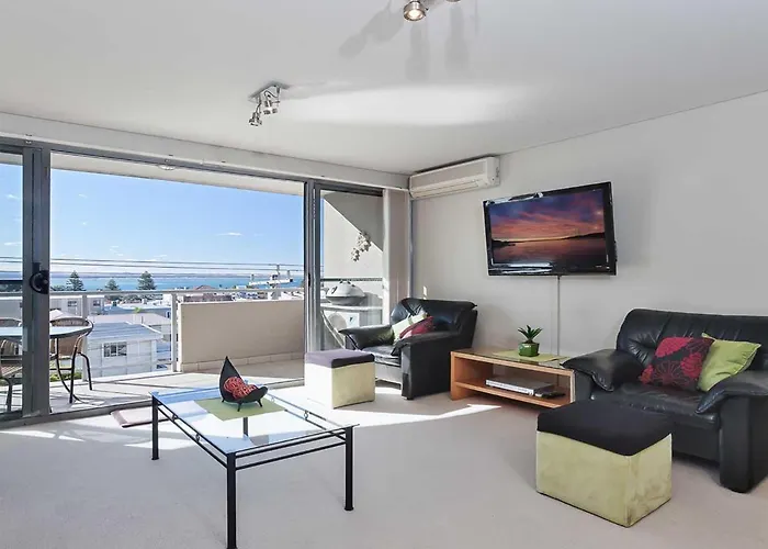 Bayview Apartments, 11,42 Stockton Street - Three Bedroom Unit In The Heart Of Town With Air Con, Lift And Secure Parking