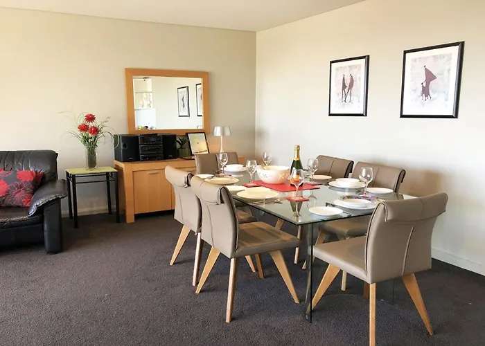 Bayview Apartments, 11,42 Stockton Street - Three Bedroom Unit In The Heart Of Town With Air Con, Lift And Secure Parking